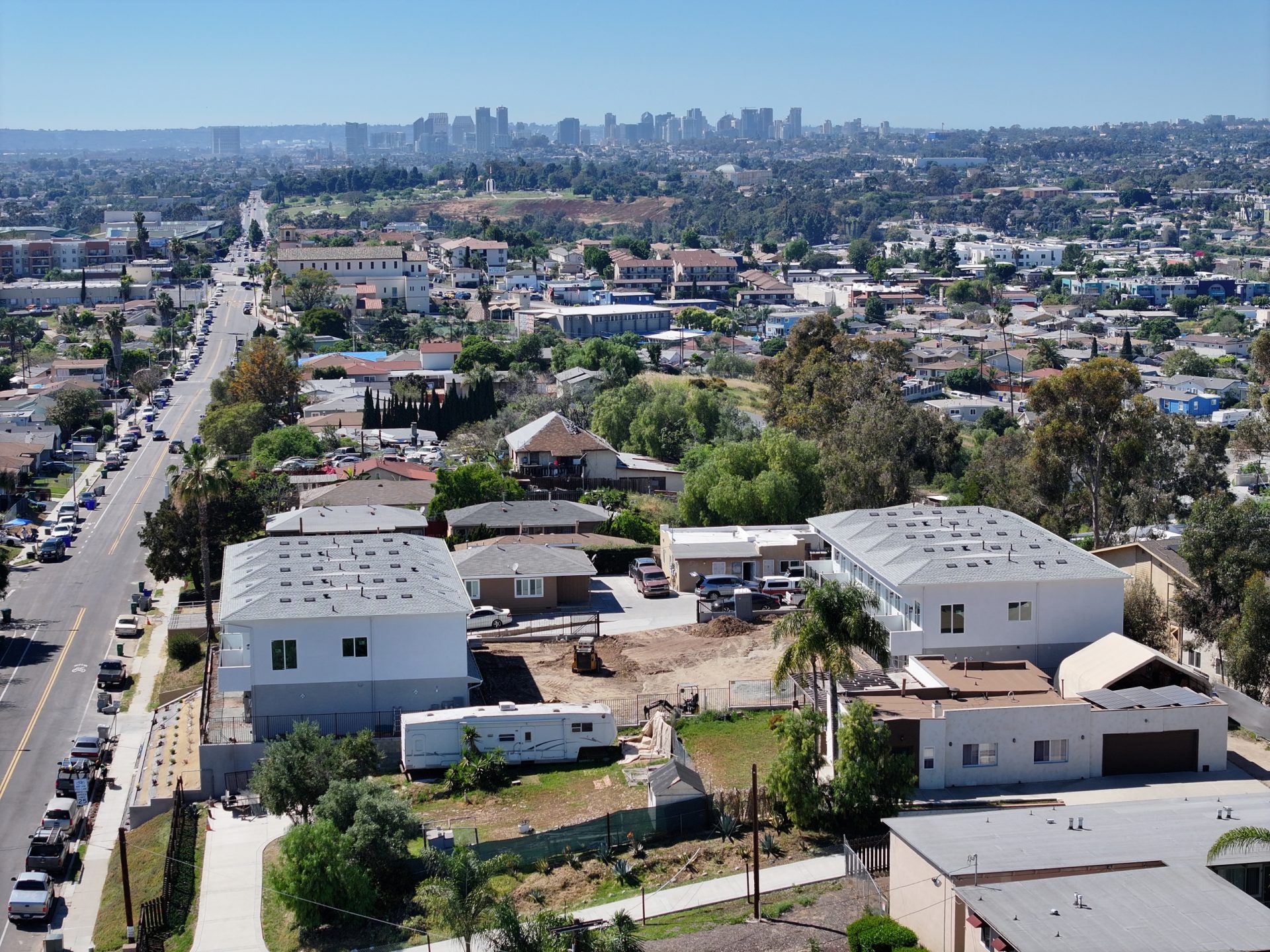 Kyra Apartments with downtown San Diego skyline
